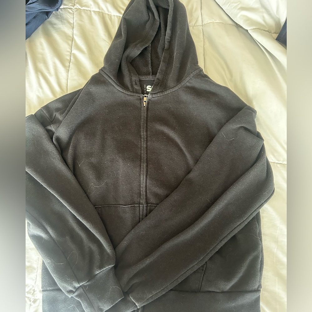 SO black M zip up hoodie
